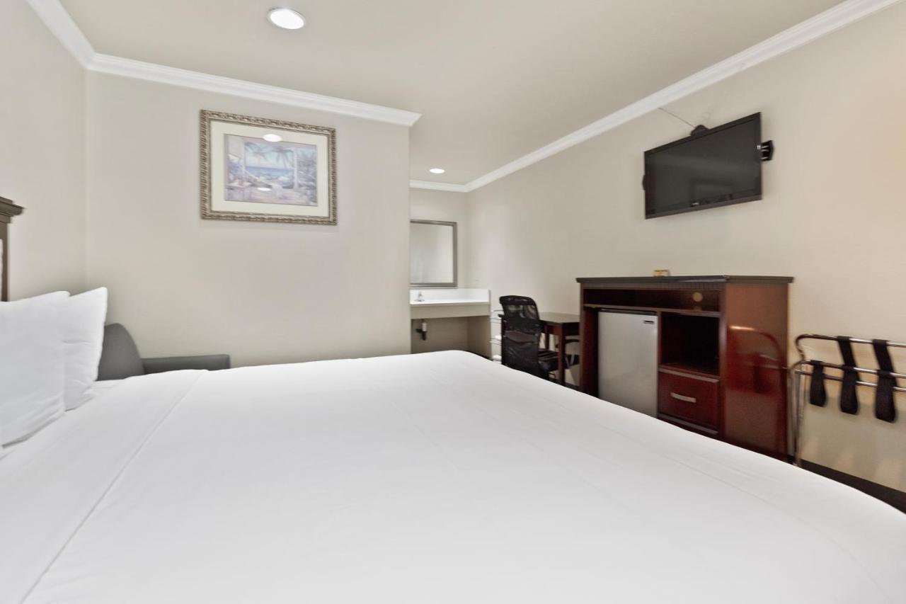 Le Blanc Inn & Suites El Monte Exteriör bild
